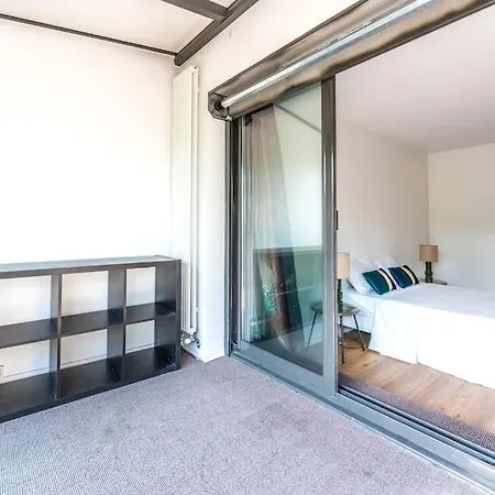 Holiday home Spacieuse Maison A 15 Min De La Tour Eiffel
